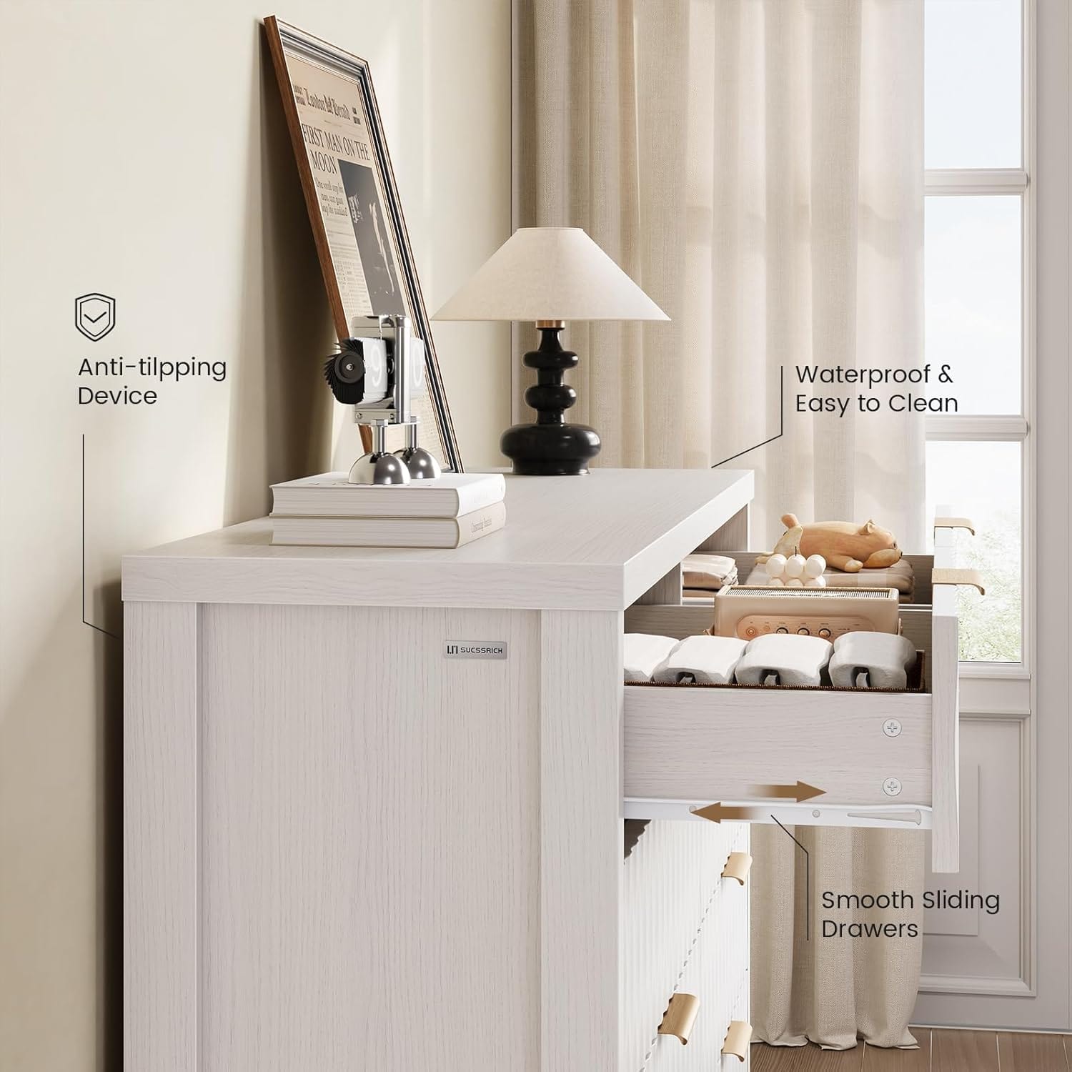 Sikaic Dresser Fluted Dresser with 8 Drawers White White / Engineered Wood / Modern